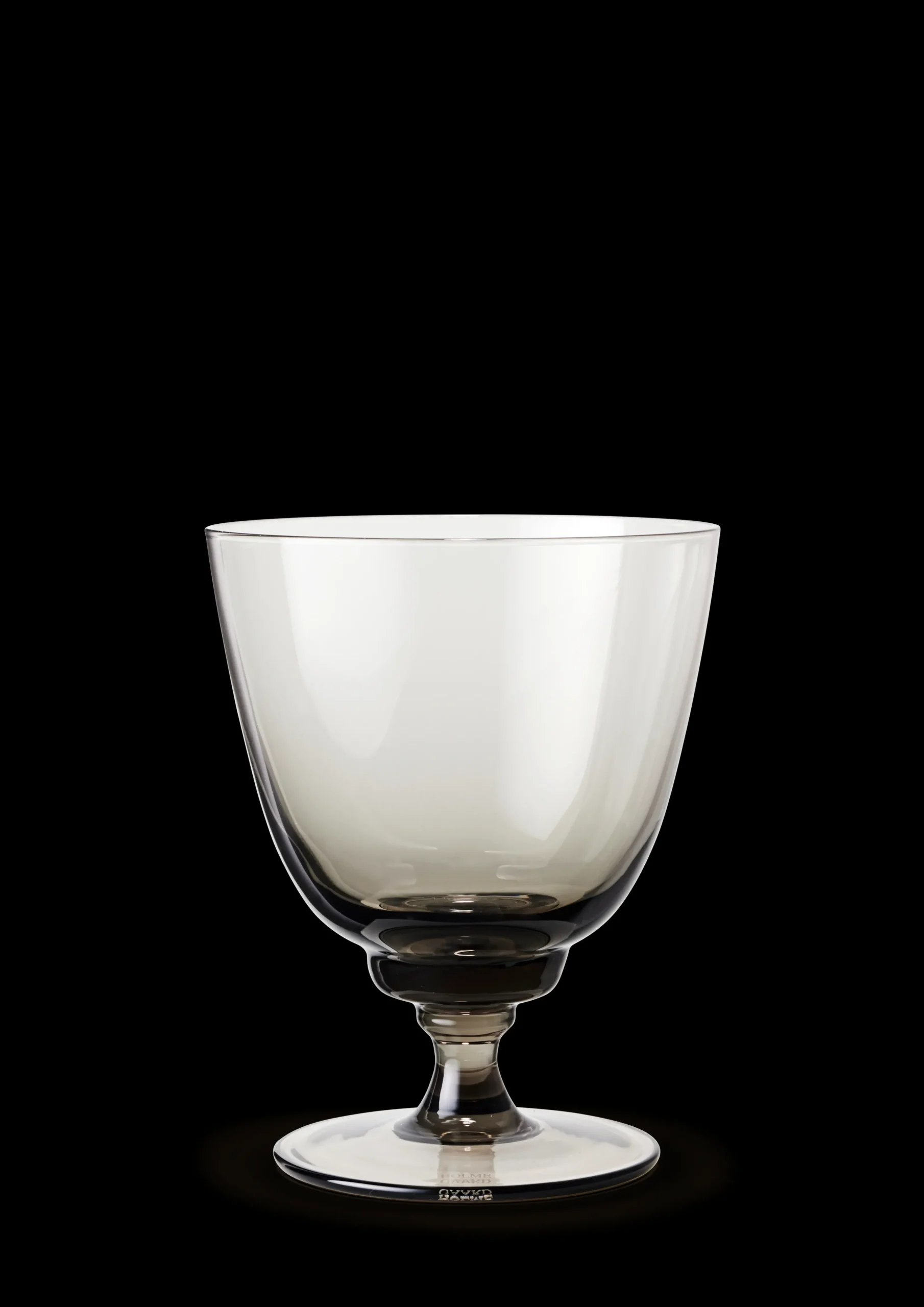 Holmegaard Glas på fod 35 cl i grå fra serien Flow | Køb her