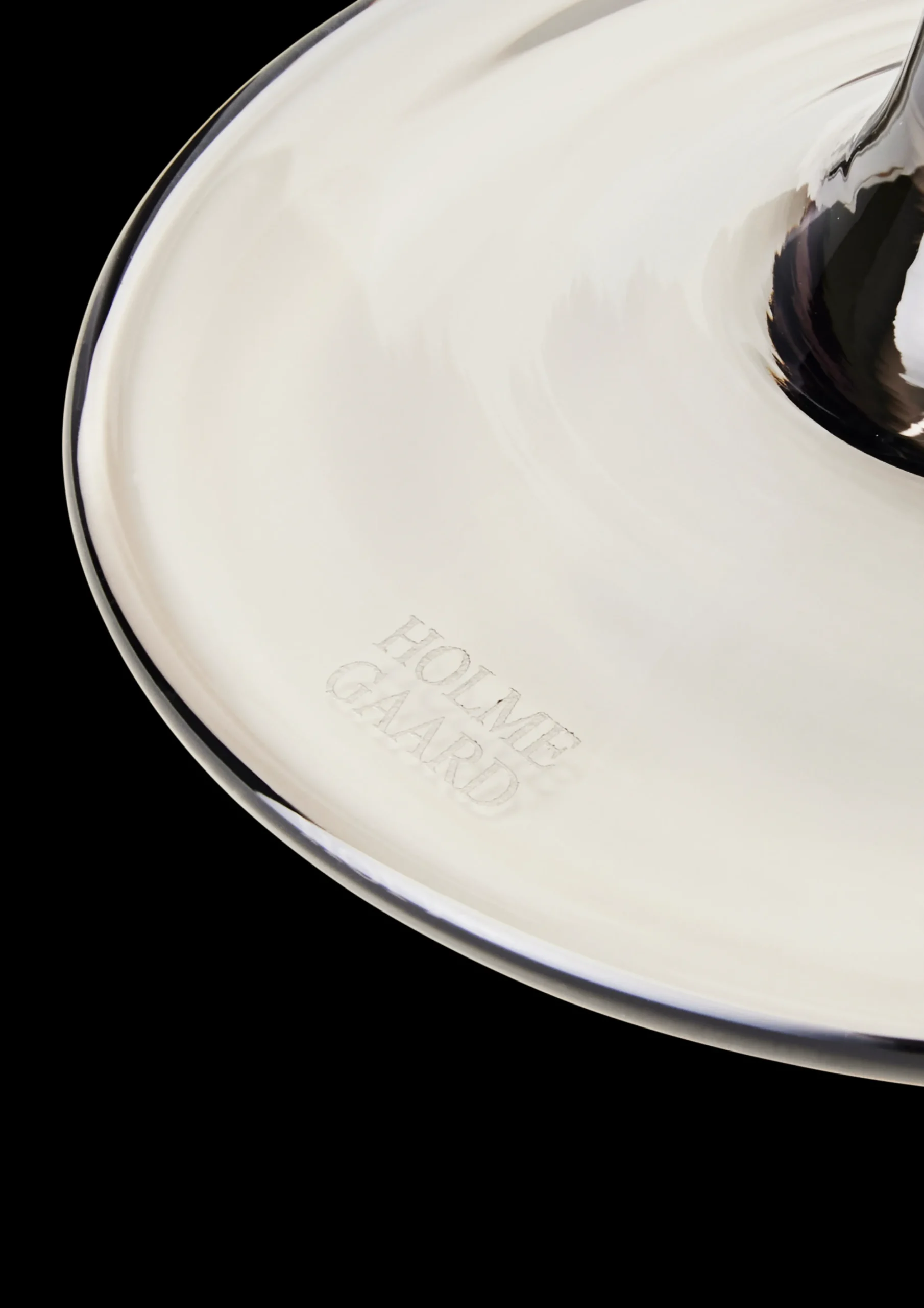 Holmegaard Glas på fod 35 cl i grå fra serien Flow | Køb her