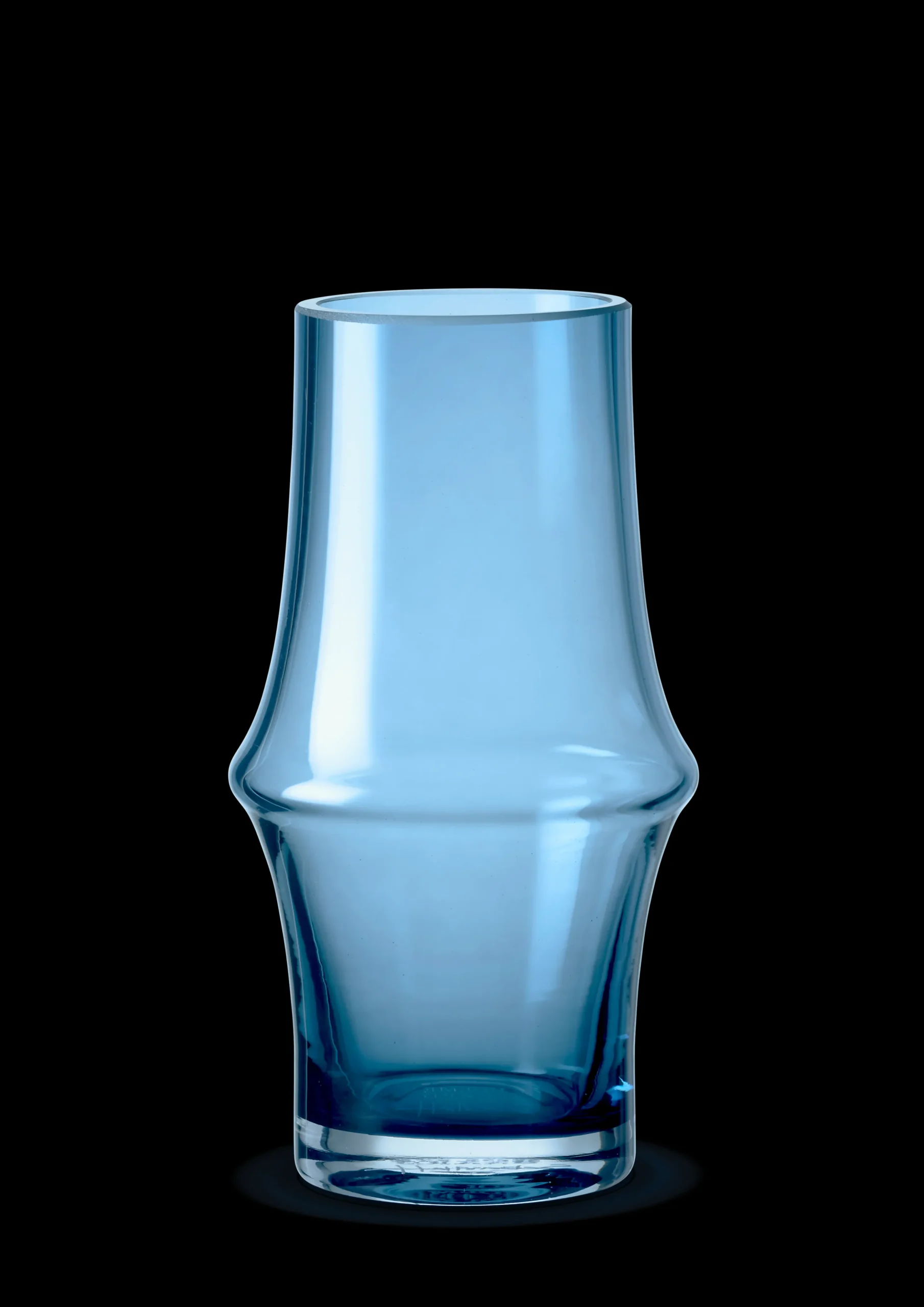 Holmegaard Vase H15 cm i blå fra serien ARC | Køb her