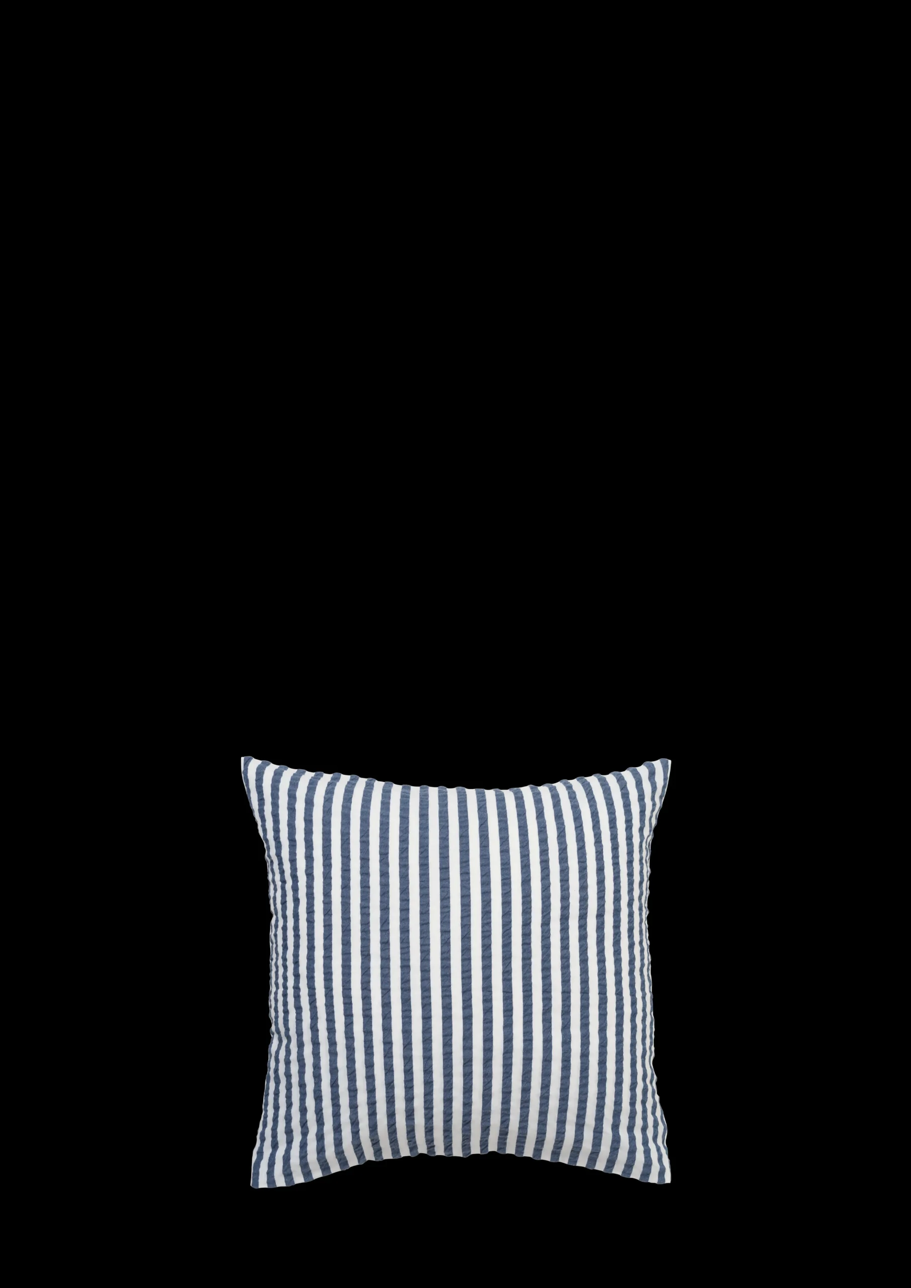 JUNA Bæk&Bølge Lines Pudebetræk 63x60 cm mørk blå/hvid