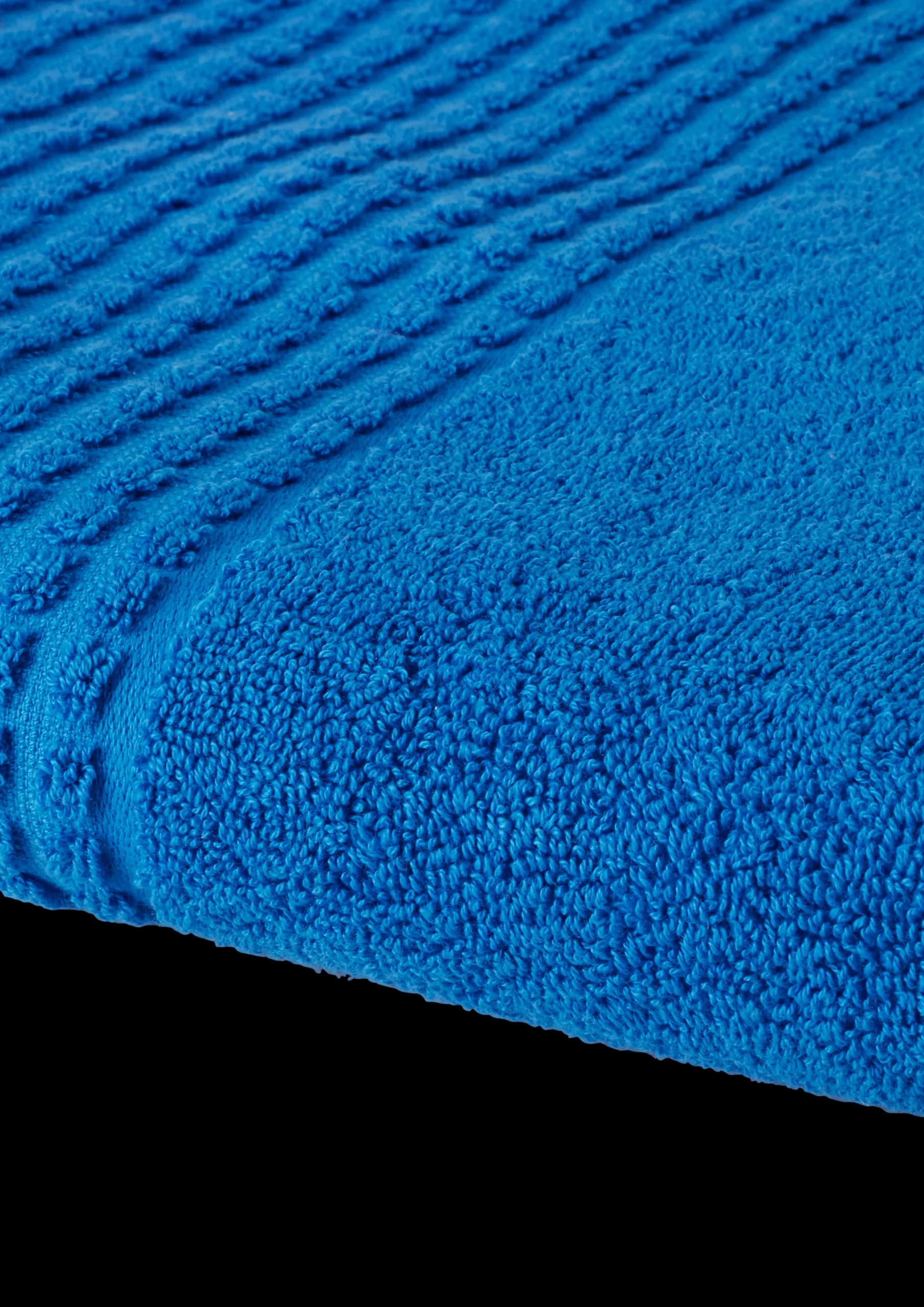 JUNA Håndklæde 70x140 cm i blå fra serien Check | Køb her