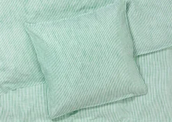 JUNA Monochrome Lines Sengetøj 140x200cm grøn/hvid | Køb her