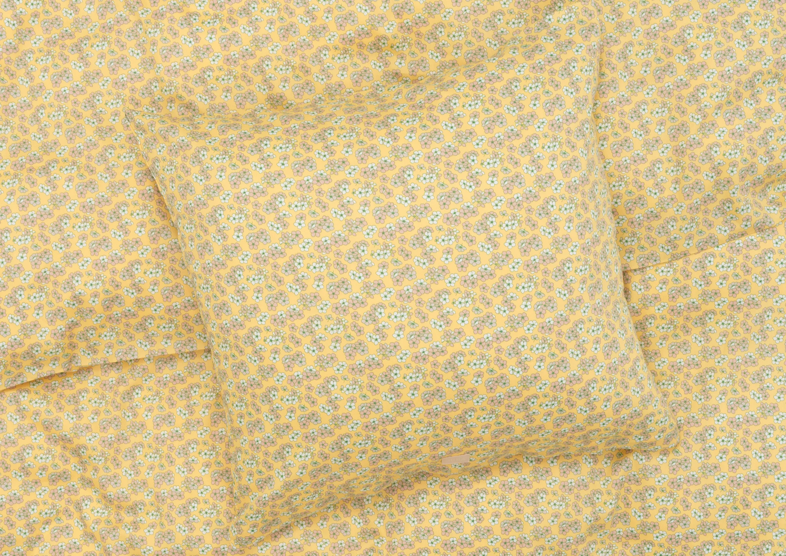 JUNA Pleasantly Sengetøj 140x220 cm gul DK | Køb her