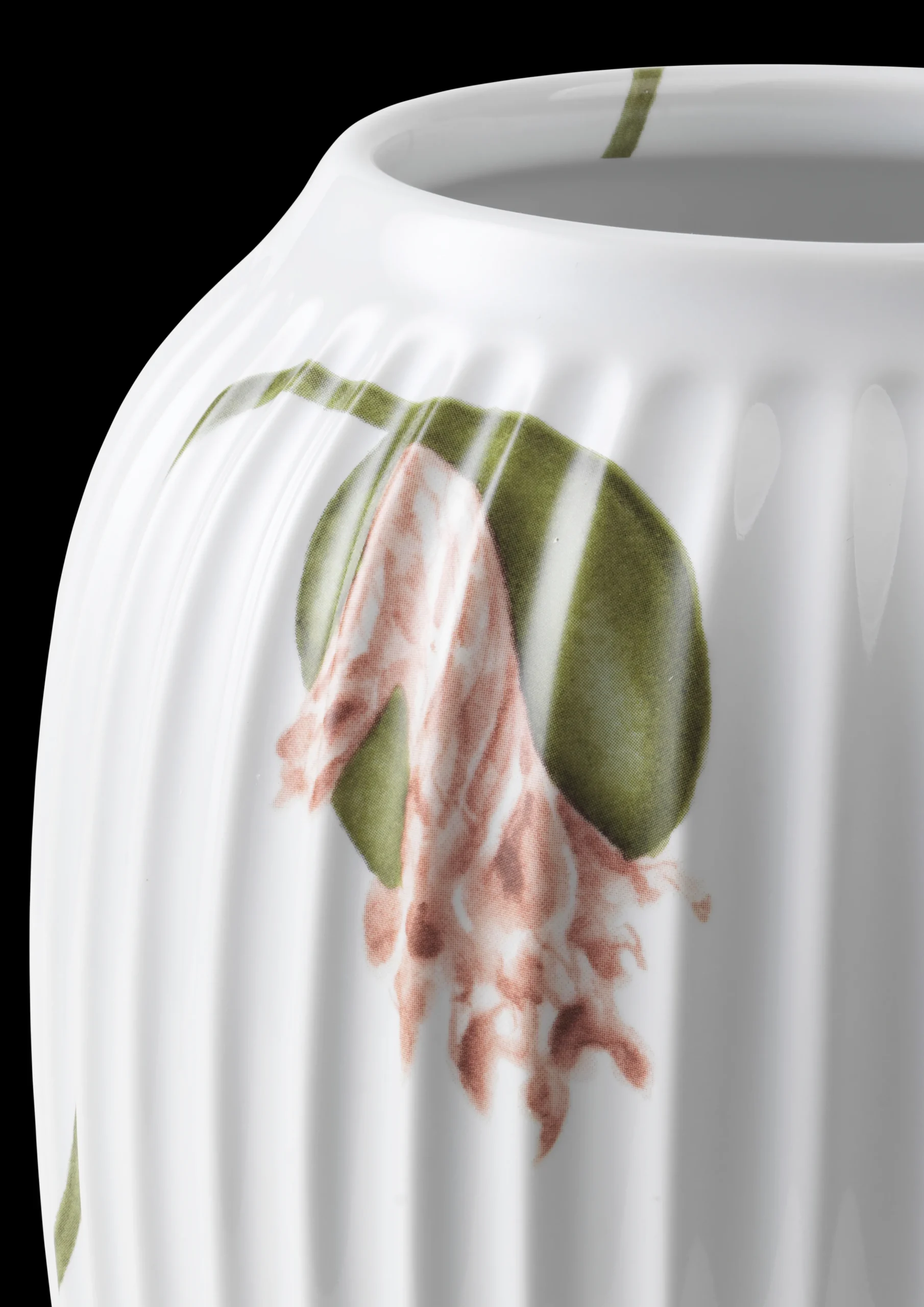 Kähler Hammershøi Poppy Vase H21 hvid m. deko | Køb her