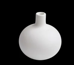 Kähler Lysestage H16.5 cm i hvid fra serien Globo | Køb her