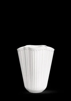 Kähler Unfold Vase H16.5 cm i hvid fra serien Hammershøi