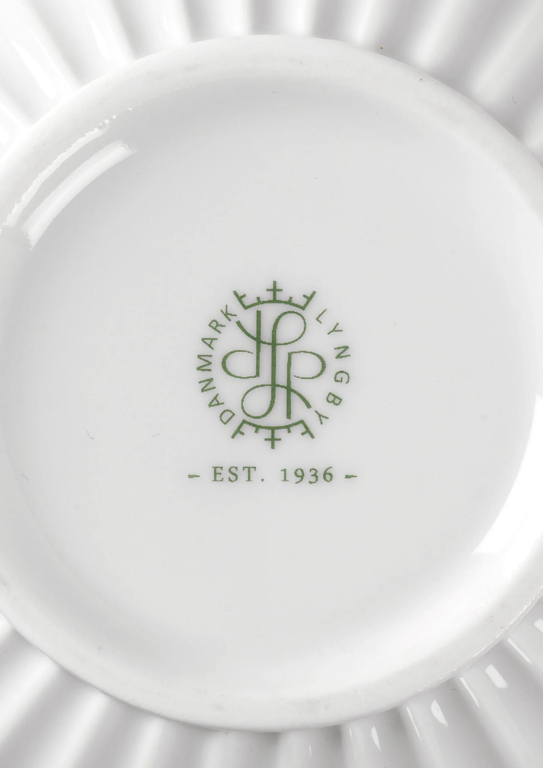 Lyngby Porcelæn Lyngby Tura Vase H18 hvid porcelæn | Køb her