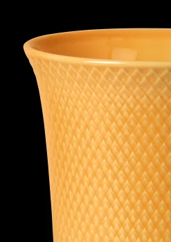 Lyngby Porcelæn Rhombe Color Vase H20 gul porcelæn | Køb her