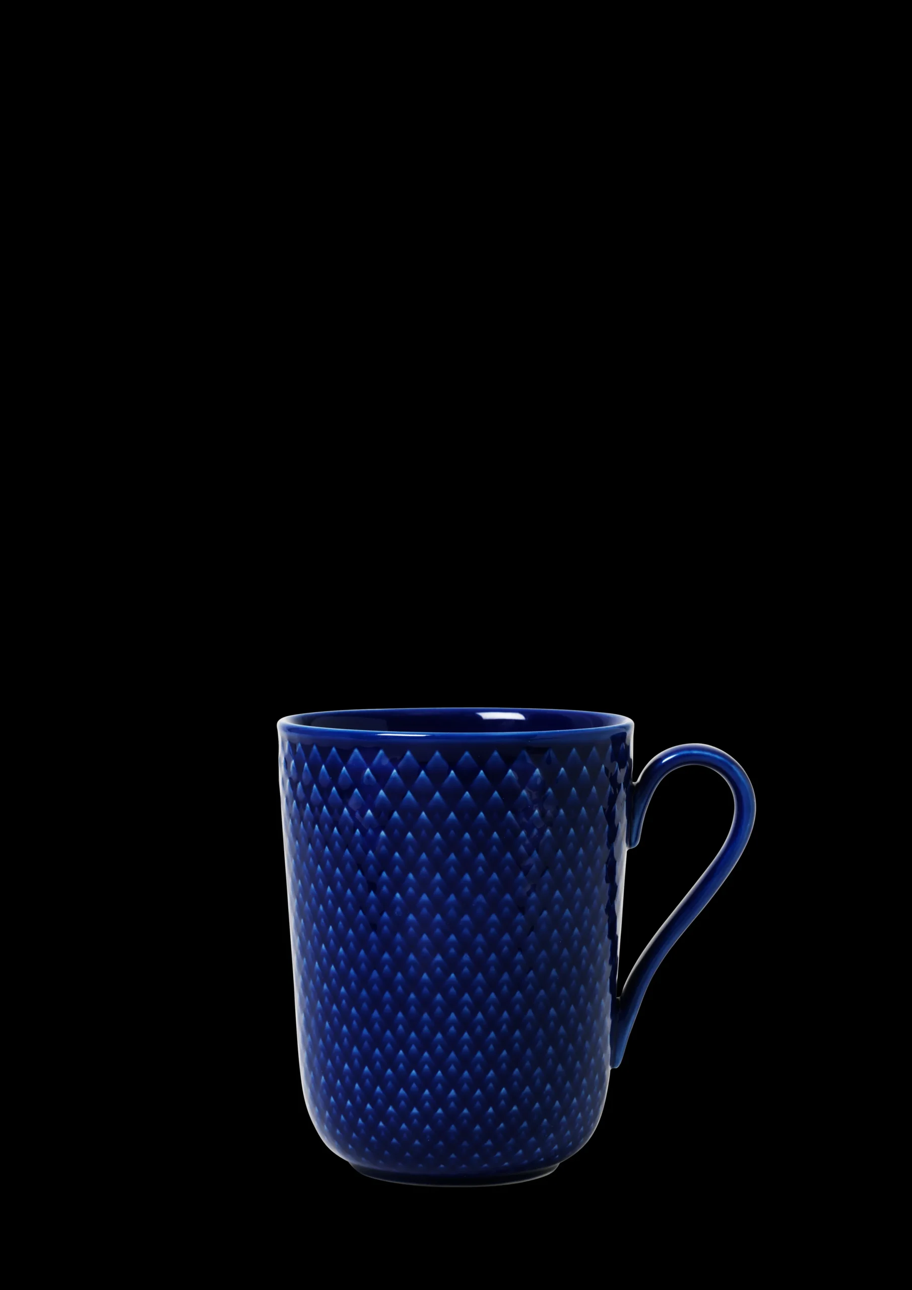 Lyngby Porcelæn Rhombe Color Krus med hank 33 cl mørk blå